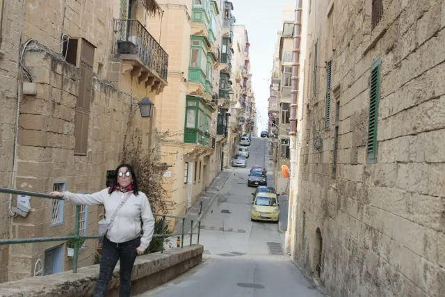 Tamron 28-300mm F3.5-6.3 (EF) - 00003557.webp