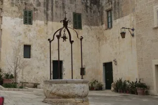 Tamron 28-300mm F3.5-6.3 (EF) - 00003790.webp