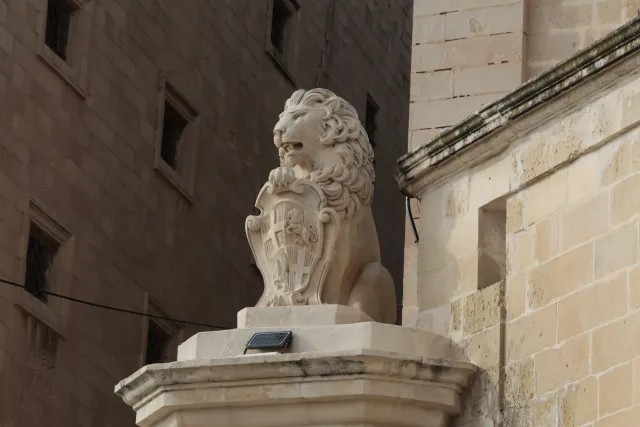 Tamron 28-300mm F3.5-6.3 (EF) - 00003562.webp