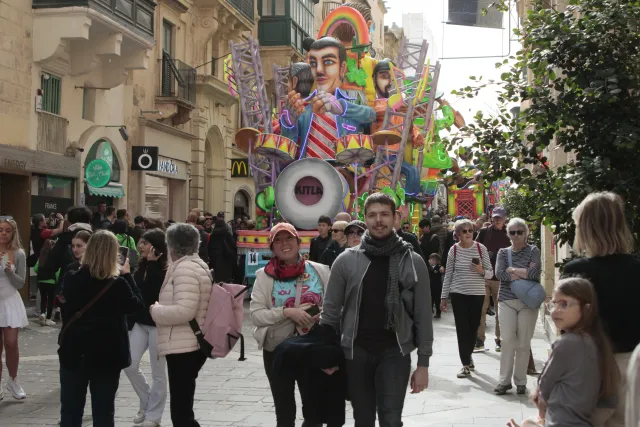 Tamron 28-300mm F3.5-6.3 (EF) - 00004109.webp