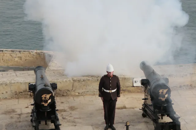 Tamron 28-300mm F3.5-6.3 (EF) - 00004210.webp