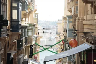 Tamron 28-300mm F3.5-6.3 (EF) - 00003437.webp