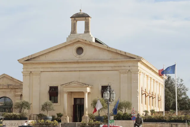 Tamron 28-300mm F3.5-6.3 (EF) - 00003572.webp