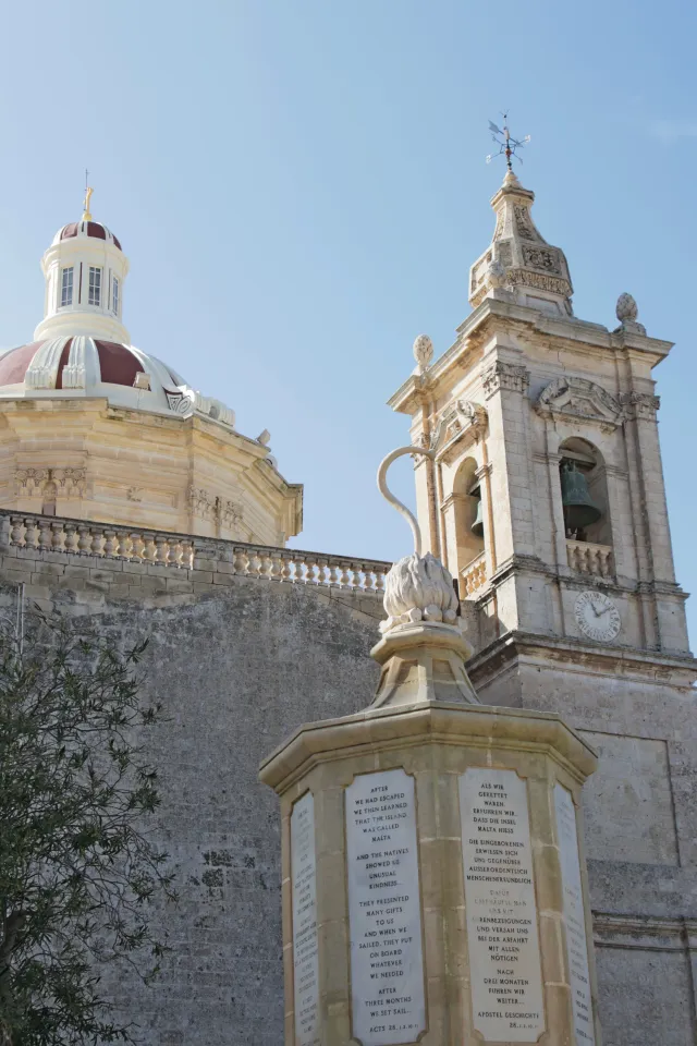 Tamron 28-300mm F3.5-6.3 (EF) - 00003888.webp