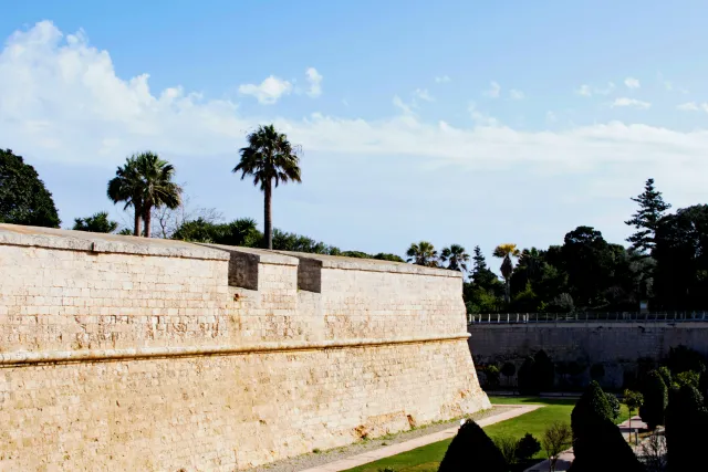 Tamron 28-300mm F3.5-6.3 (EF) - 00003706.webp