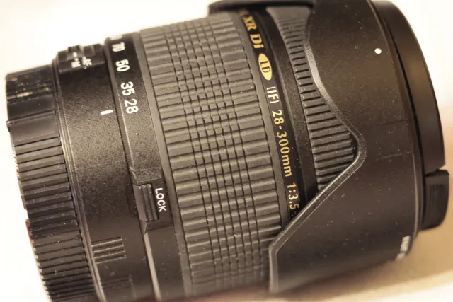 Tamron 28-300mm F3.5-6.3 (EF) - 00002530.webp