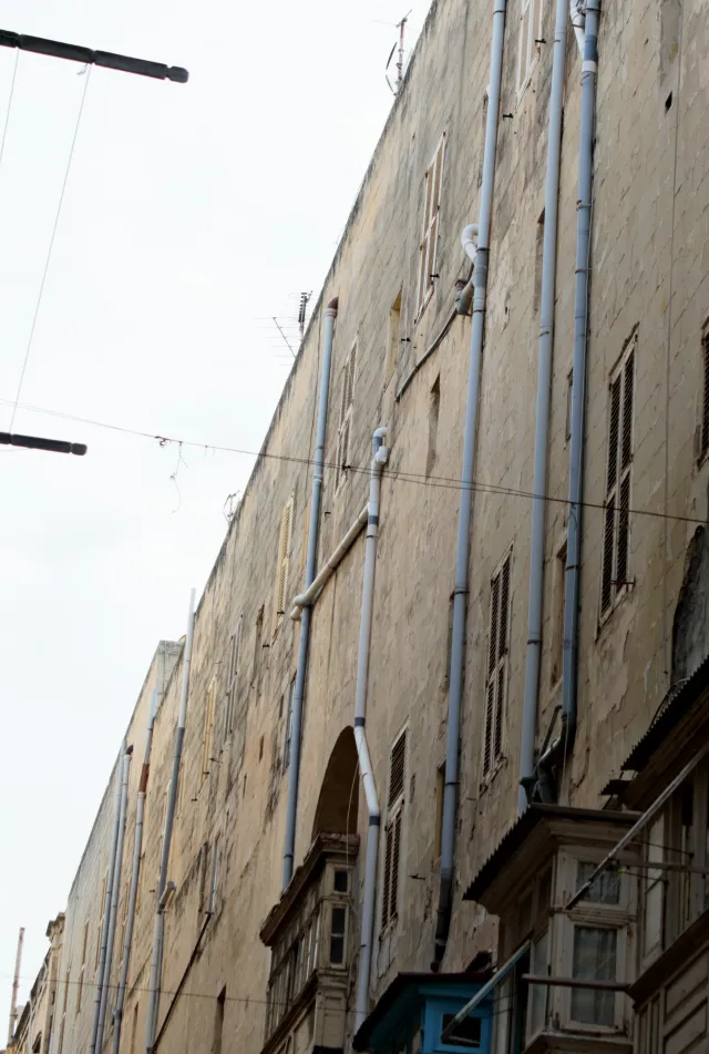 Tamron 28-300mm F3.5-6.3 (EF) - 00003582.webp