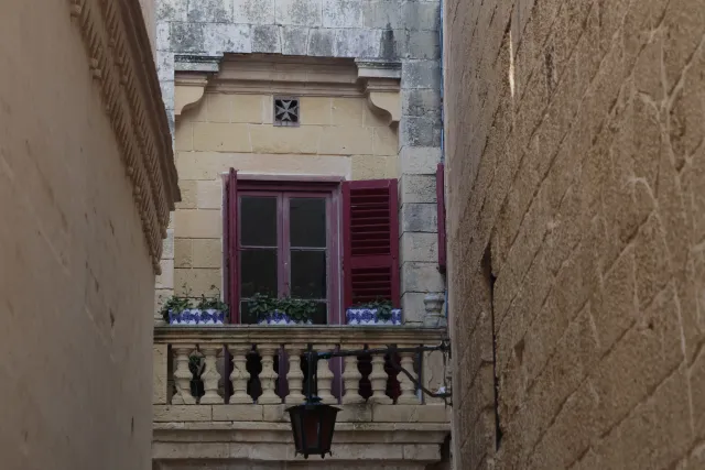 Tamron 28-300mm F3.5-6.3 (EF) - 00003764.webp