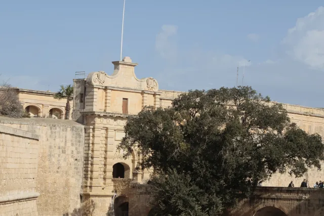 Tamron 28-300mm F3.5-6.3 (EF) - 00003713.webp