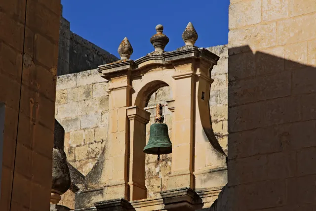 Tamron 28-300mm F3.5-6.3 (EF) - 00003739.webp