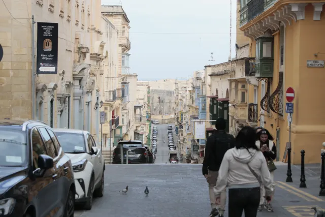 Tamron 28-300mm F3.5-6.3 (EF) - 00003542.webp