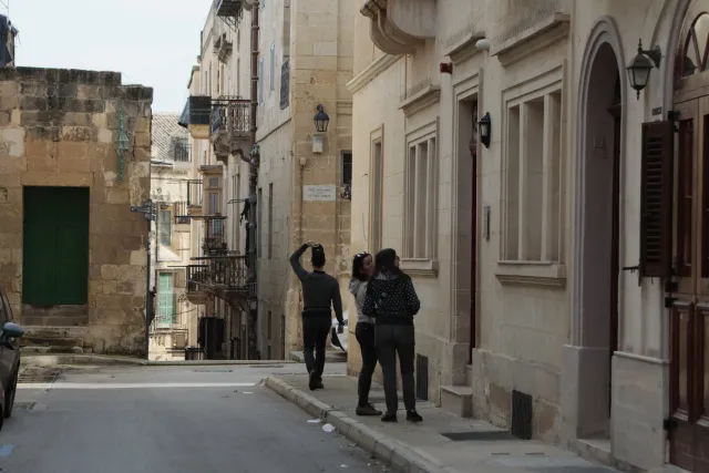 Tamron 28-300mm F3.5-6.3 (EF) - 00003551.webp