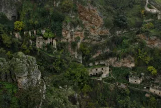 Tamron 28-300mm F3.5-6.3 (EF) - 00001459.webp