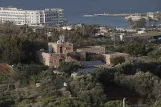 Tamron 28-300mm F3.5-6.3 (EF) - 00004700.webp