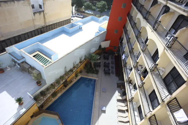 Carl Zeiss Flektogon f4 20mm (m42).md - 00003798.webp