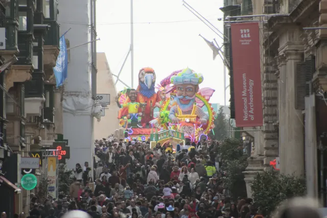 Tamron 28-300mm F3.5-6.3 (EF) - 00004214.webp